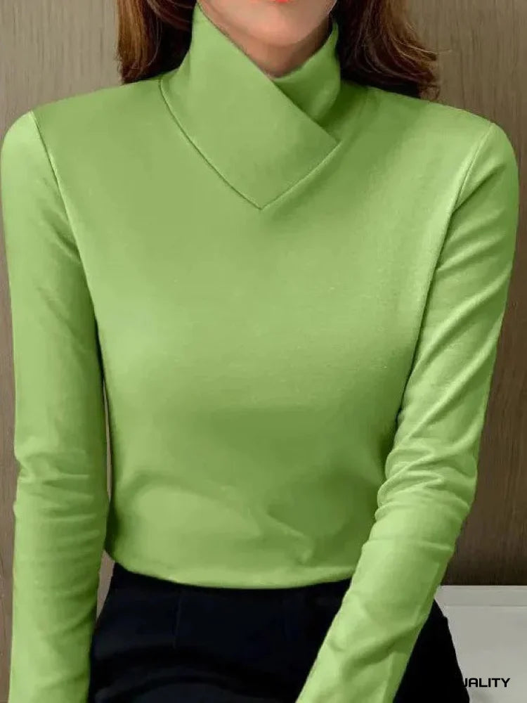 Thea - Sleek Turtleneck Top