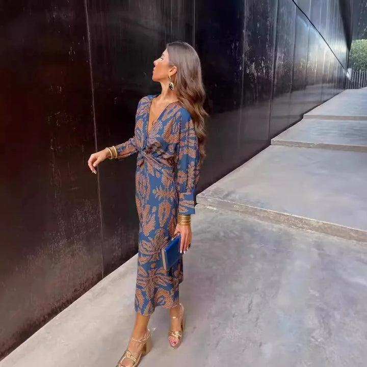 Leona - Timeless Elegant Dress